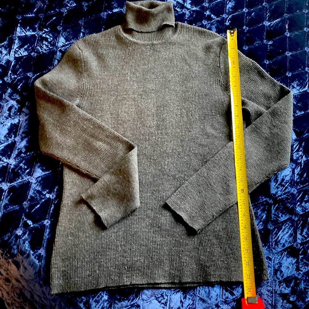 J crew. Marino wool. Charcoal grey. Large.